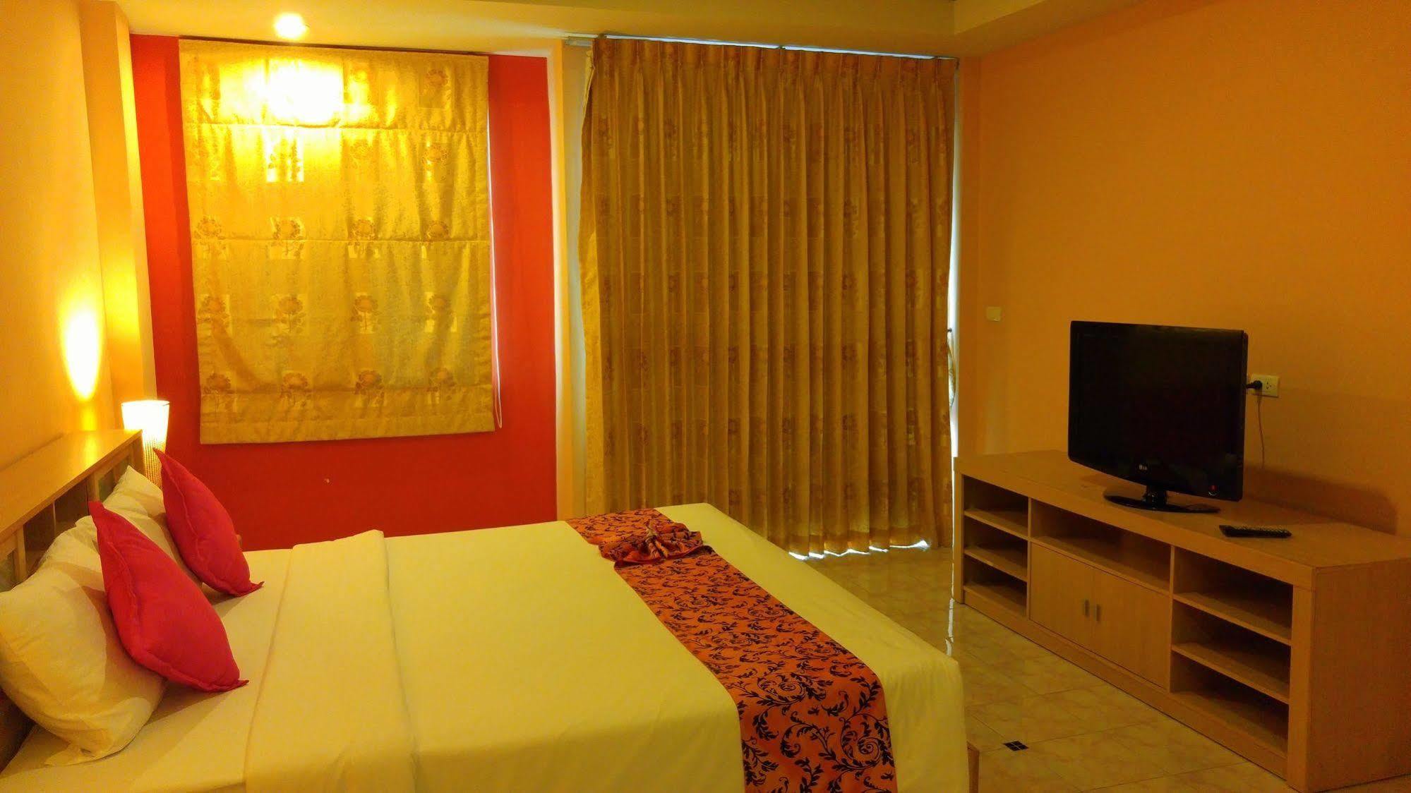 Blue Ocean Studio Patong Luaran gambar