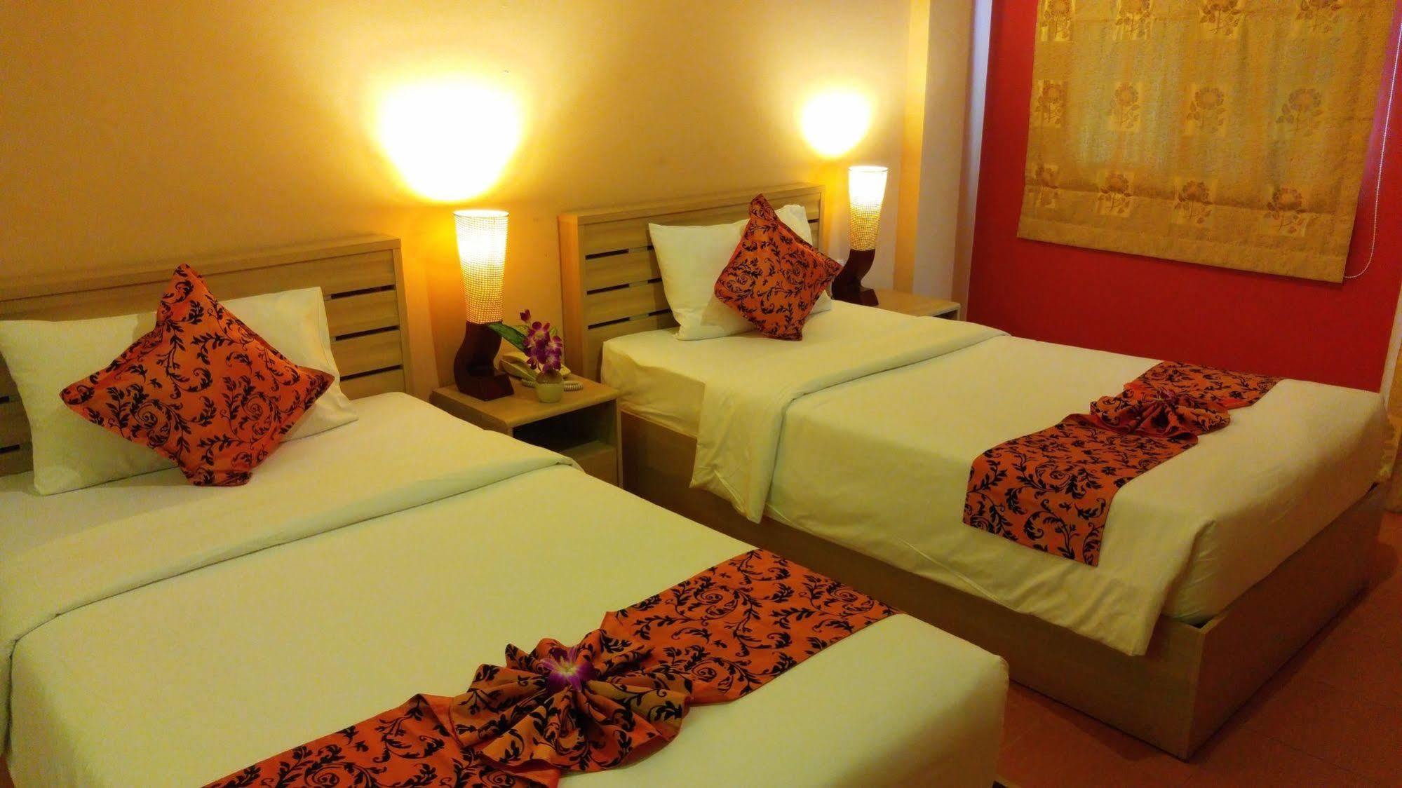 Blue Ocean Studio Patong Luaran gambar